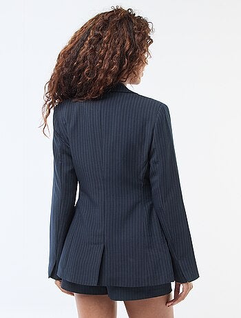 Blazer liso de corte entallado