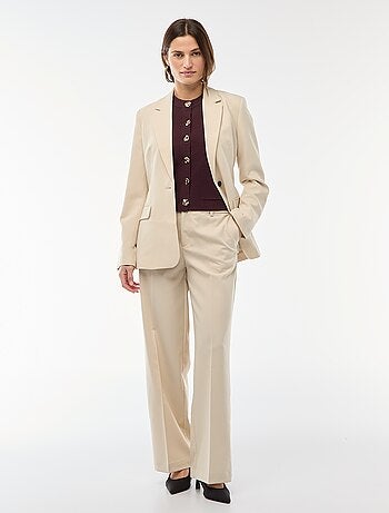 Blazer liso de corte entallado