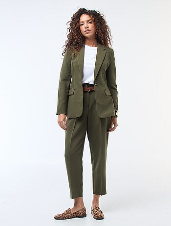 Blazer liso de corte entallado