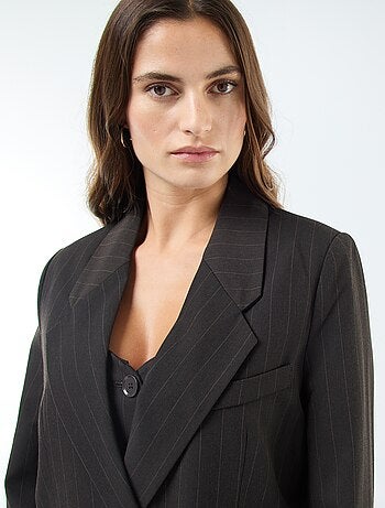 Blazer oversize a rayas con abertura abotonada