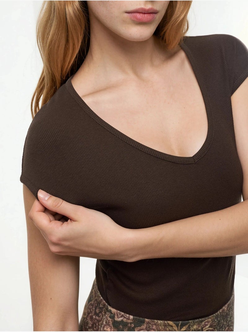 Blusa acanalada con cuello en v busem Marrón - Kiabi