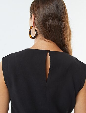 Blusa ancha con hebilla integrada