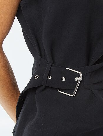 Blusa ancha con hebilla integrada