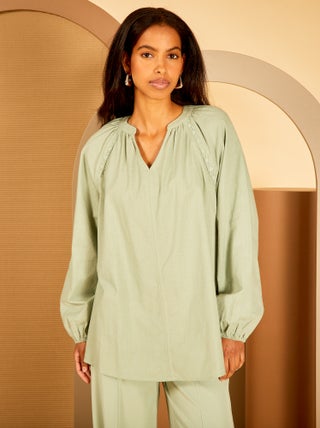 Blusa ancha de algodón con bordados