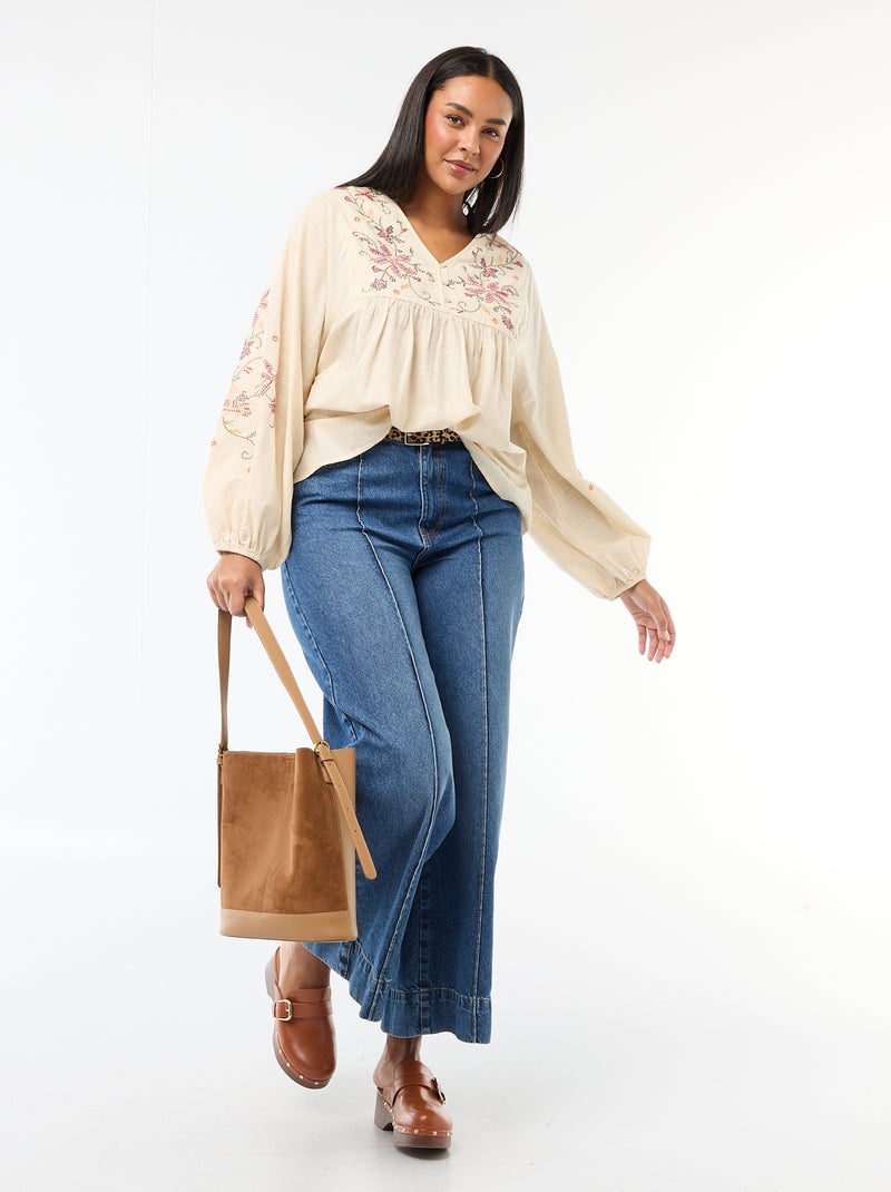 Blusa bordada con flores Beige - Kiabi