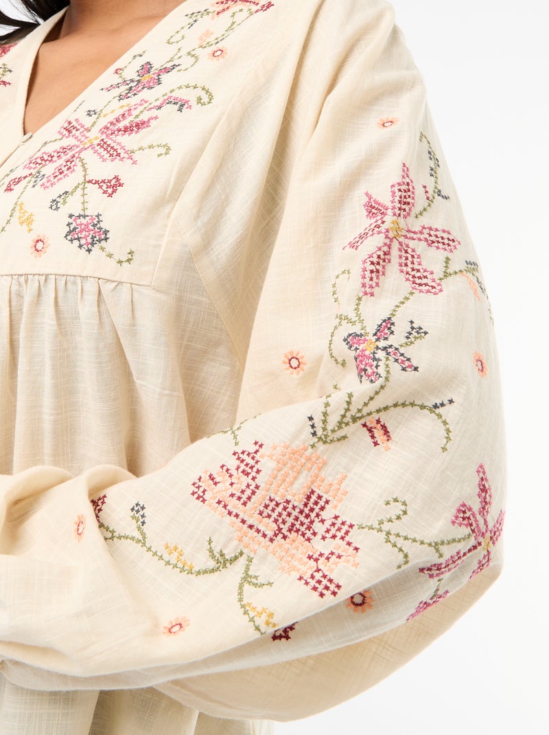 Blusa bordada con flores Beige - Kiabi