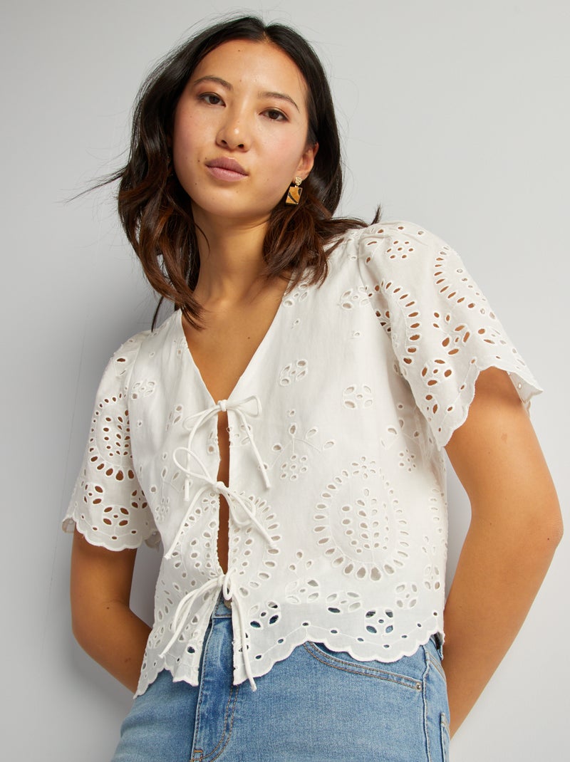 Blusa bordada con lazos BEIGE - Kiabi