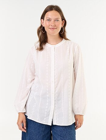 Blusa bordada de manga larga