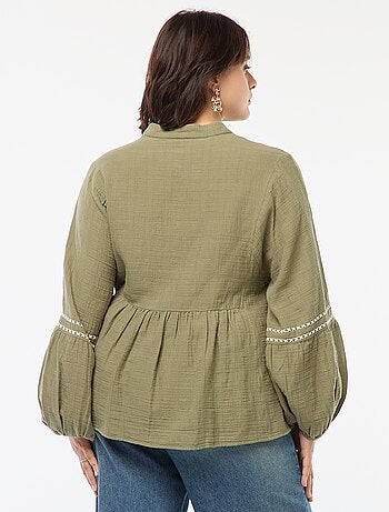 Blusa bordada de manga larga