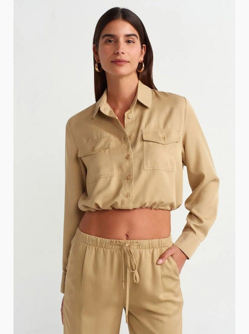 Blusa camisa crop de tencel dilvin - Kiabi Blusa camisa crop de tencel dilvin - Kiabi
