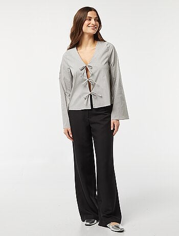 Blusa chaqueta a rayas con cintas para anudar
