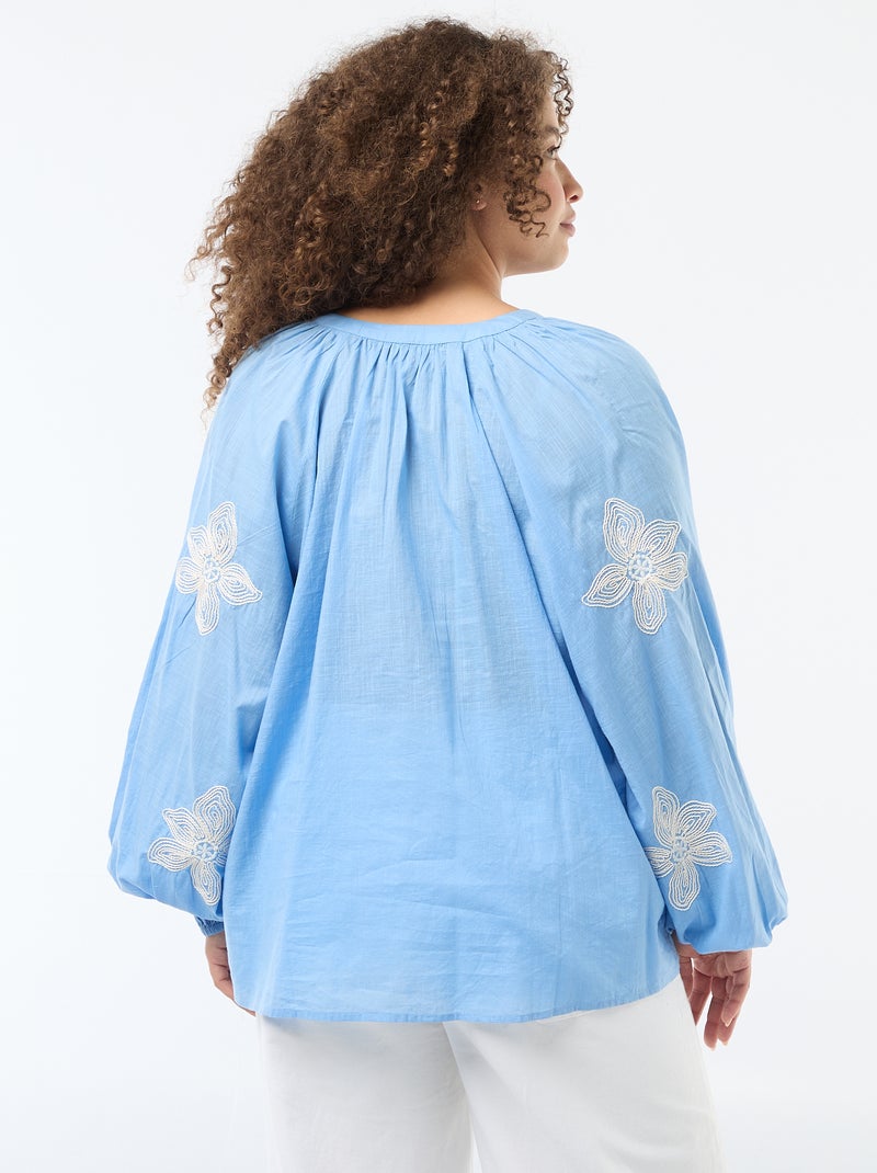 Blusa con bordados Azul - Kiabi