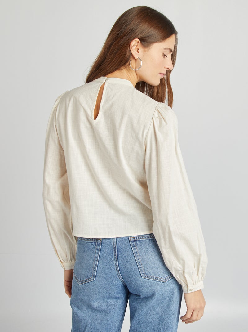Blusa con bordados BEIGE - Kiabi