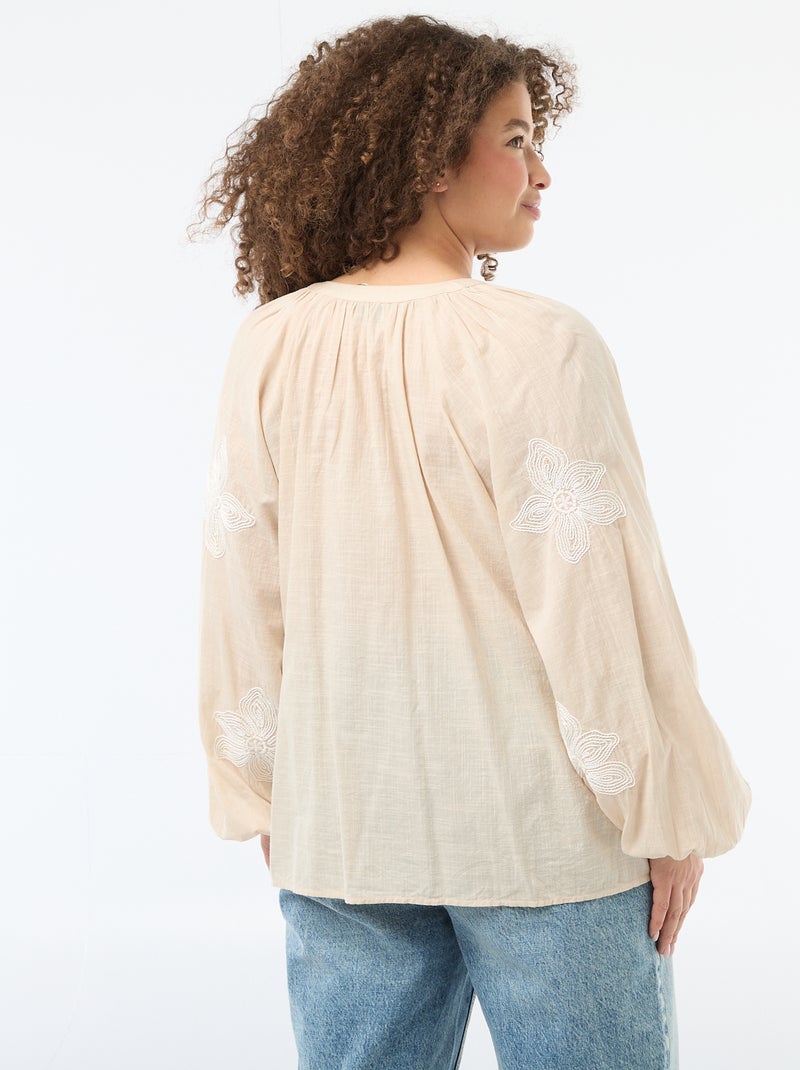 Blusa con bordados Beige - Kiabi