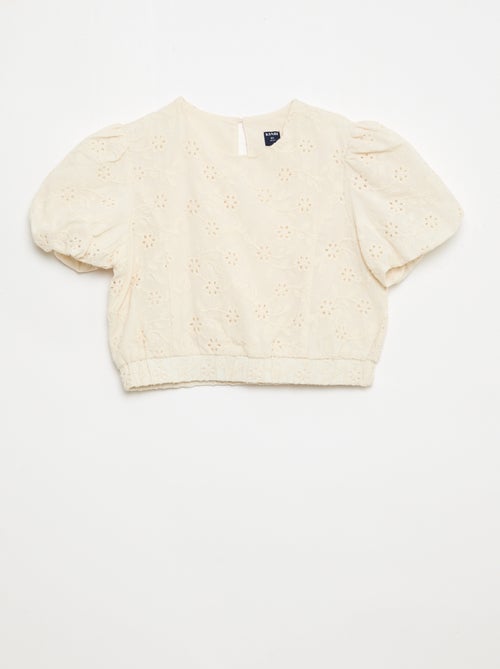 Blusa con bordados de flores y manga corta - Kiabi