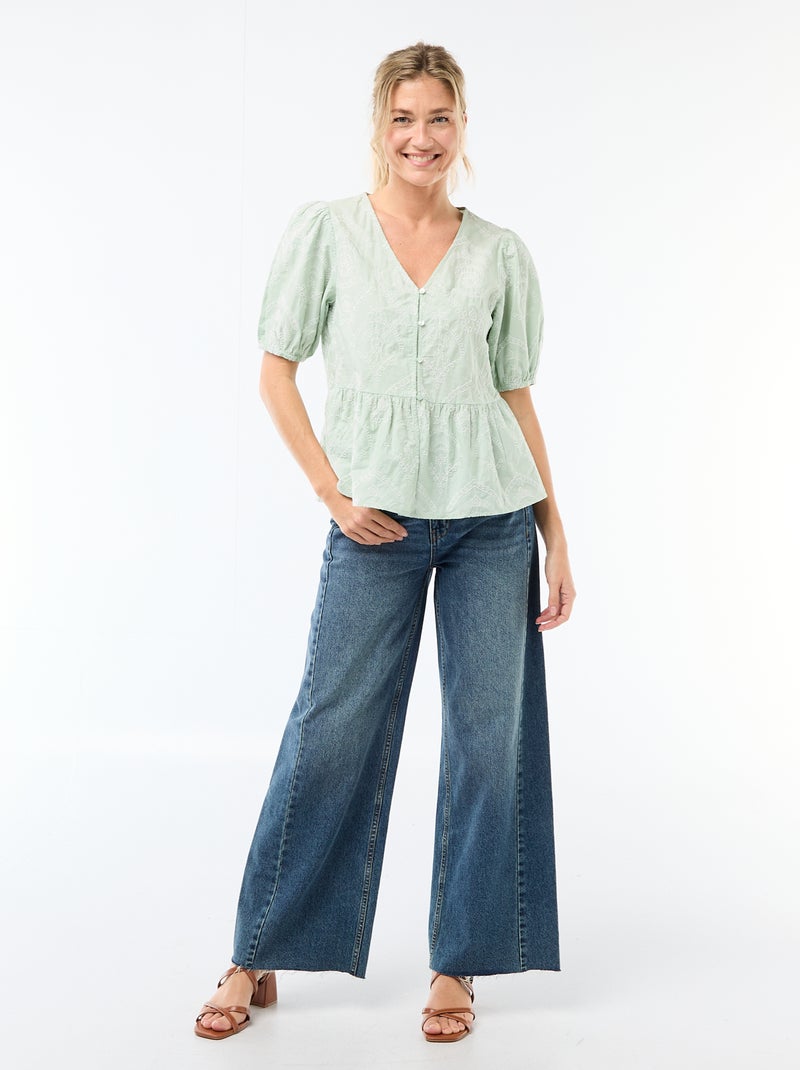Blusa con bordados y bajo con volante Verde - Kiabi