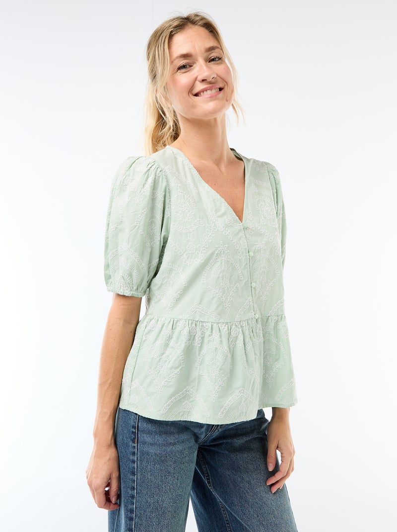 Blusa con bordados y bajo con volante Verde - Kiabi
