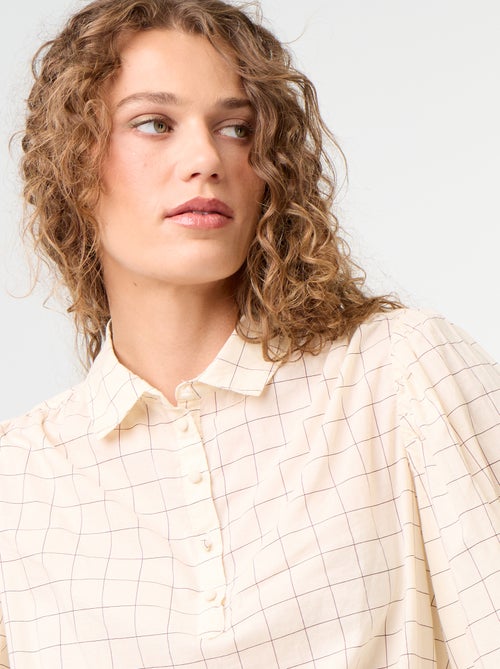 Blusa con cuello abotonado - Kiabi