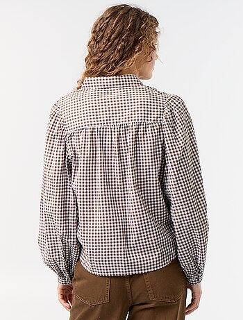 Blusa con cuello abotonado