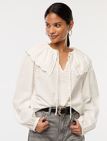 Blusa con cuello bebé amplio