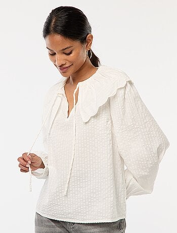 Blusa con cuello bebé amplio