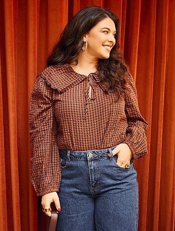 Blusa con cuello bebé amplio