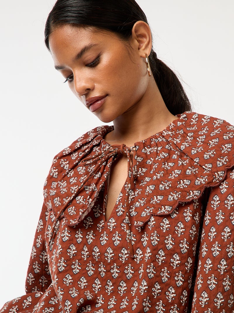 Blusa con cuello bebé amplio Marron - Kiabi