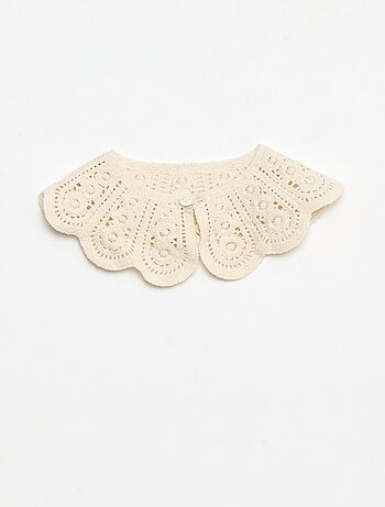 Blusa con cuello de crochet en gasa de algodón lisa