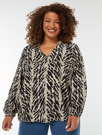 Blusa con cuello de pico y manga larga estampada