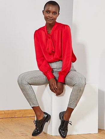 Blusa con cuello lazado - Kiabi