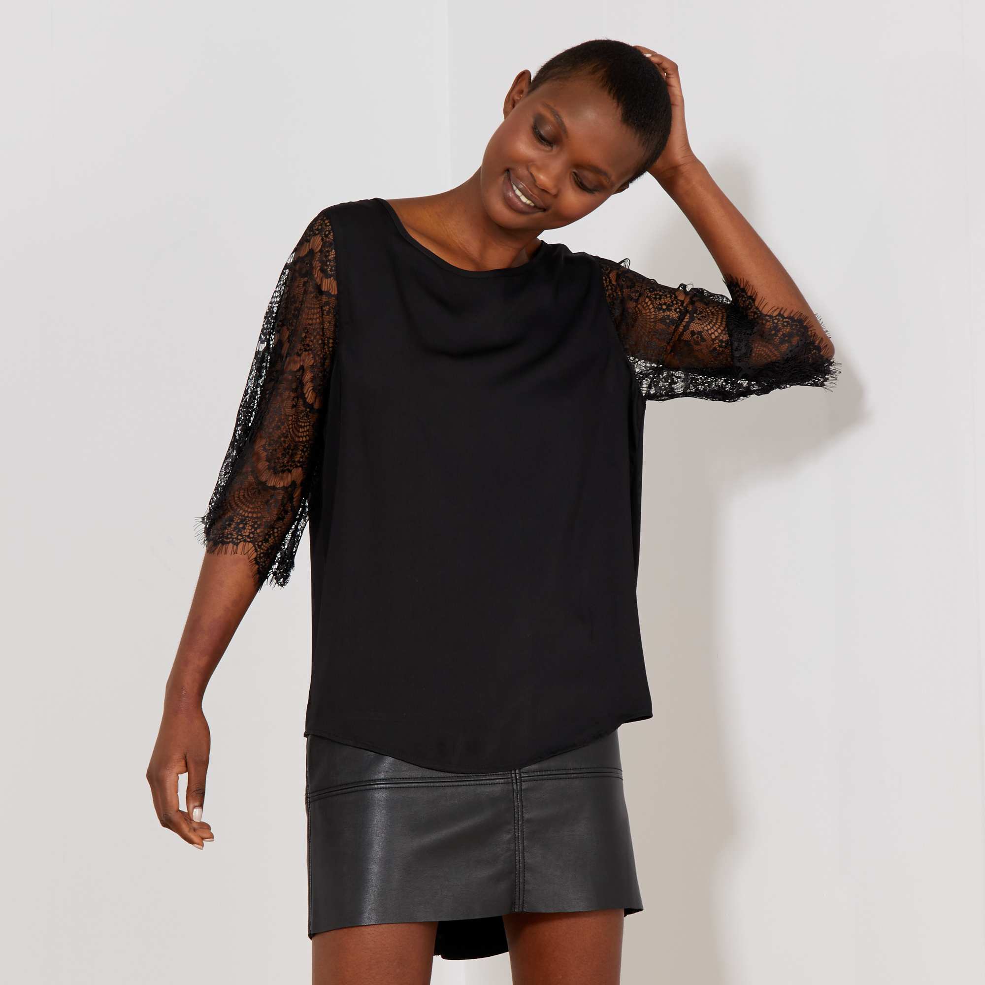 Blusa con encaje Mujer talla 34 a 48 - negro - Kiabi - 20,00€