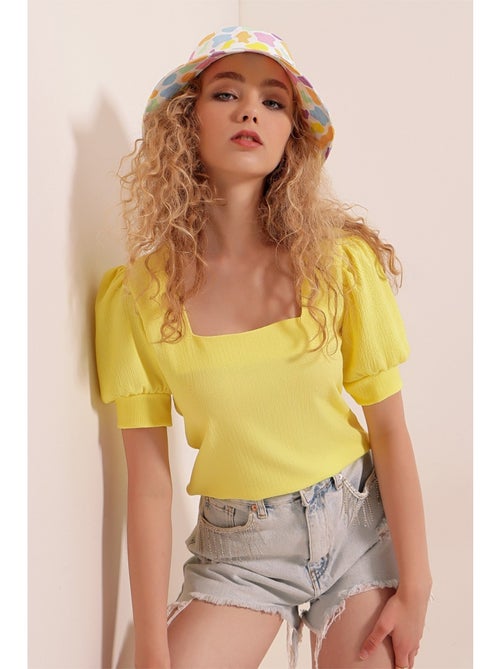 Blusa con escote cuadrado - Kiabi