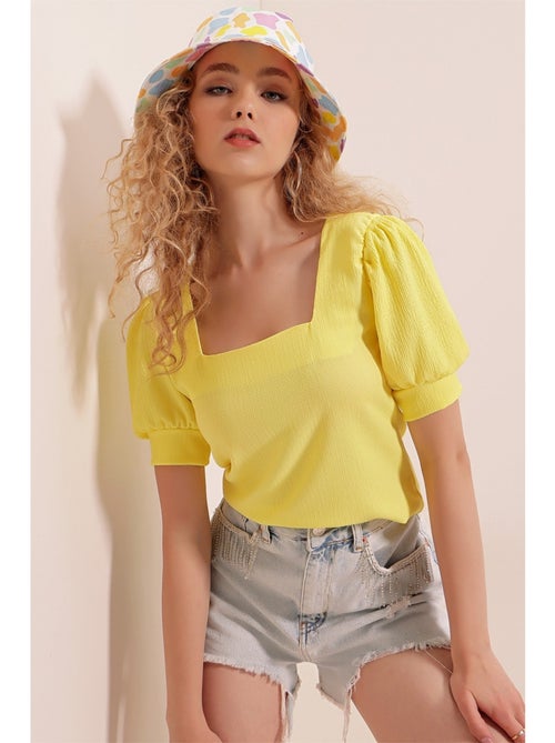 Blusa con escote cuadrado - Kiabi