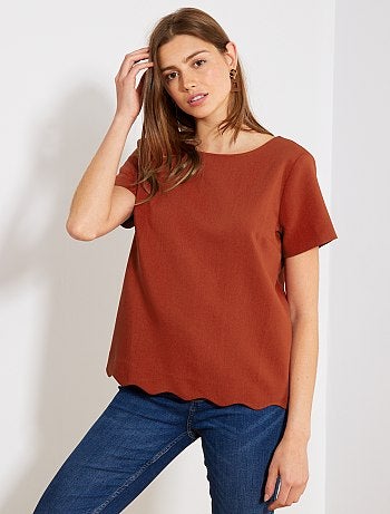 Blusa con espalda abotonada y cuello corola - Kiabi