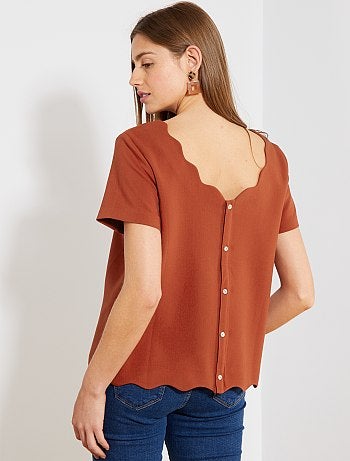 Blusa con espalda abotonada y cuello corola - Kiabi