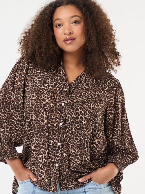 Blusa con estampado de leopardo 'Only Carmakoma' - Kiabi
