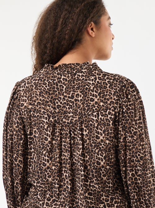 Blusa con estampado de leopardo 'Only Carmakoma' - Kiabi