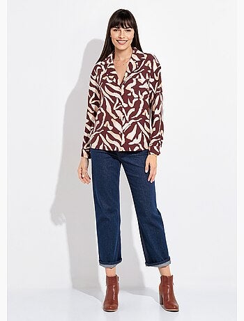 Blusa con estampado gráfico y cuello sastre