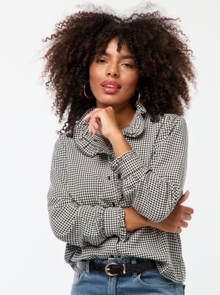Blusa con estampado vichy con volantes