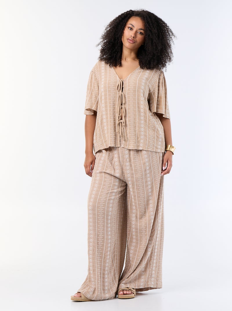 Blusa con lazos y bordados de manga corta Beige - Kiabi