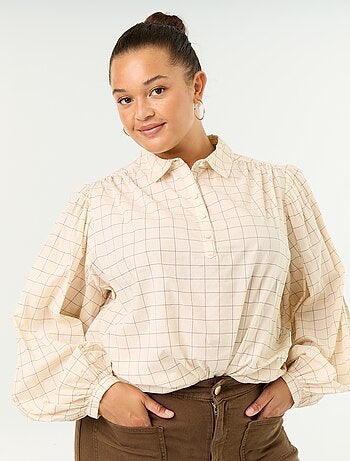 Blusa con mangas abullonadas
