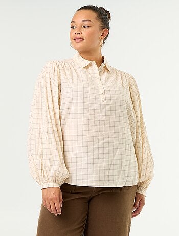 Blusa con mangas abullonadas