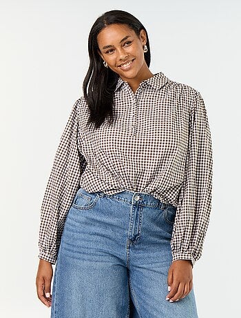 Blusa con mangas abullonadas