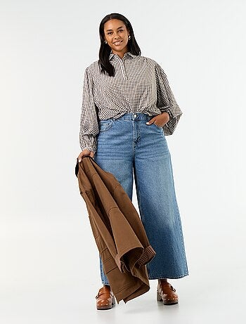 Blusa con mangas abullonadas