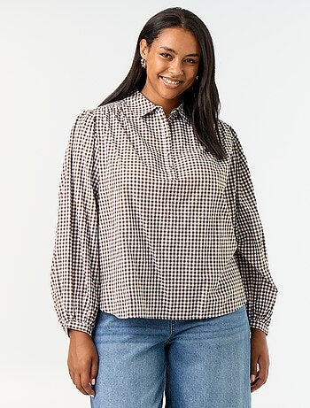 Blusa con mangas abullonadas