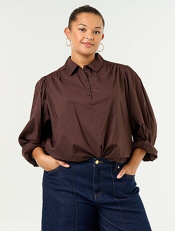 Blusa con mangas abullonadas