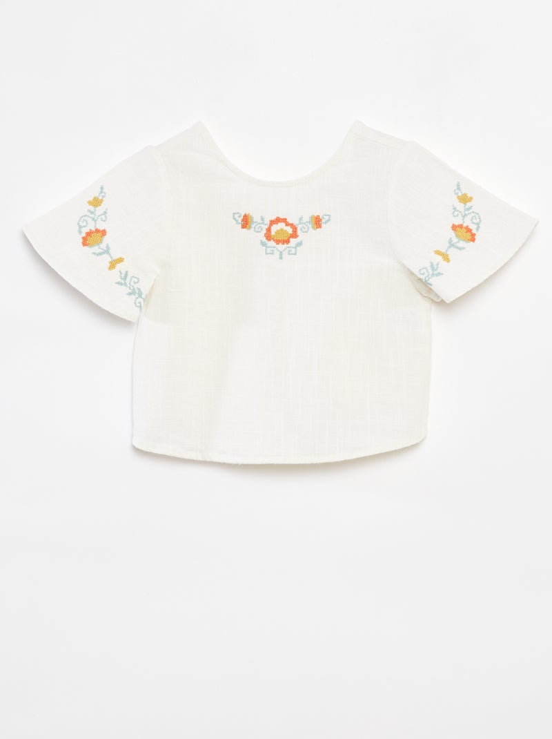 Blusa con motivos bordados Blanco - Kiabi