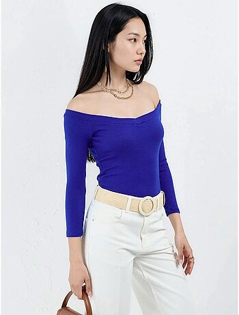 Blusa corta acanalada con corte slim busem