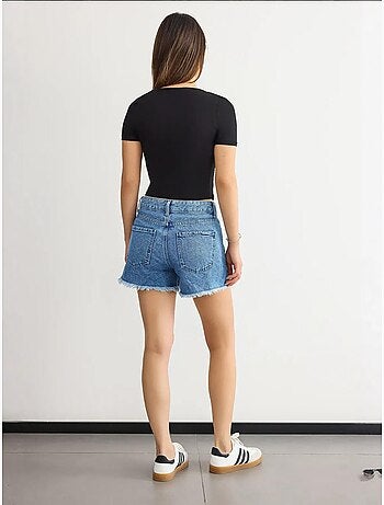 Blusa corta acanalada con cuello redondo hiccup