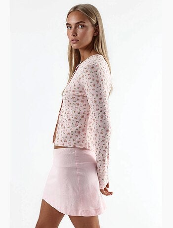Blusa corta acanalada de flores con cierre de botones busem